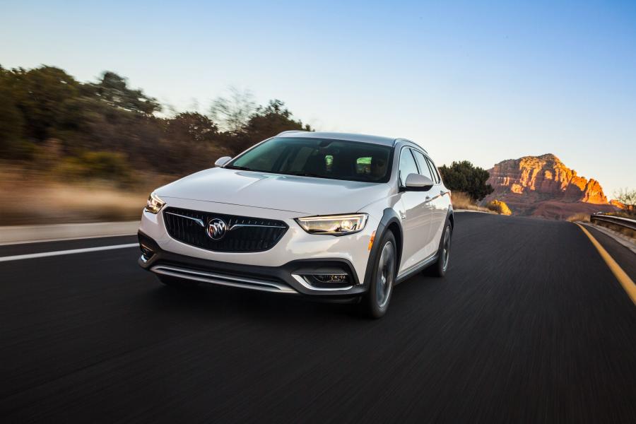  Buick Regal TourX 2017 года  (NA) (фото 19 из 61)